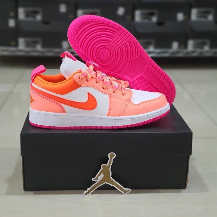 sepatu sneakers wanita air jordan 1 low utility gg