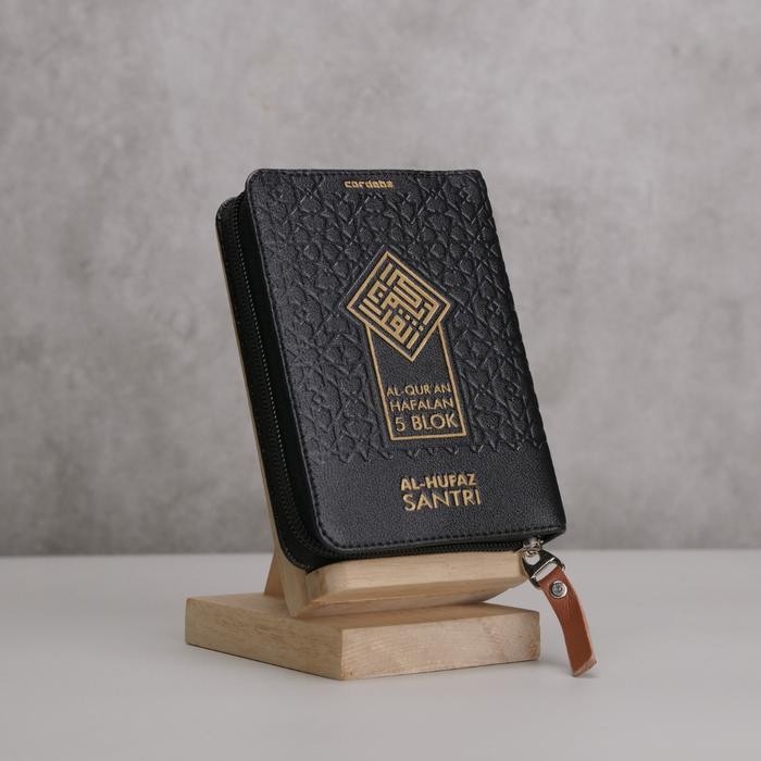 

Quran Saku Hafalan Al Hufaz Santri Mudah dan Tajwid Cover Jaket Handy Travel Ukuran B7 Cordoba - Hitam