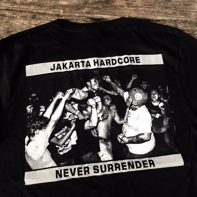 HOT STRAIGHT ANSWER NEVER SURRENDER TSHIRT BLACK