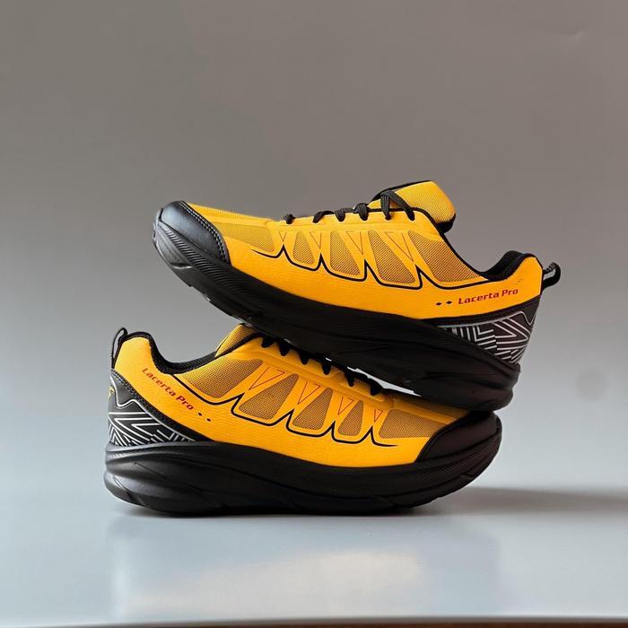 Promo Best Sepatu running saganext original lacerta pro - Lacerta Hitam, 39