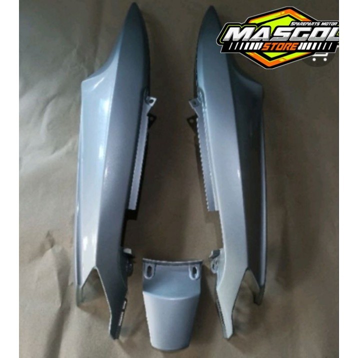 DISKON Cover body Belakang kanan kiri Mio Sporty / Mio Smile silver
