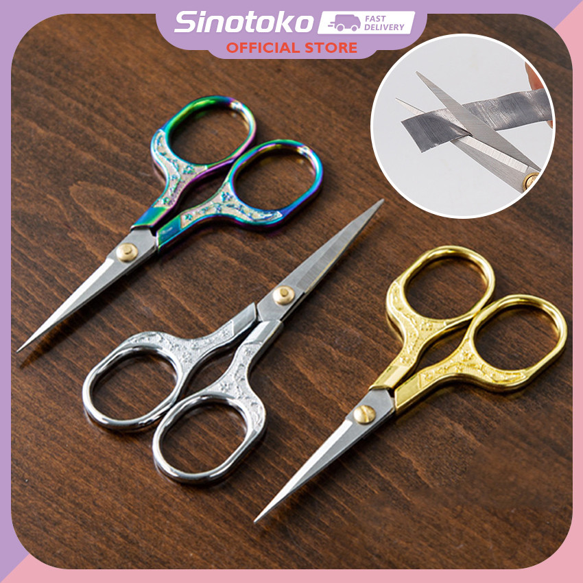 

Gunting Antik Vintage Stainless Steel – Estetik Motif Bunga, Tajam Presisi untuk Benang Sulam, Kain, Kertas & Kerajinan Tangan