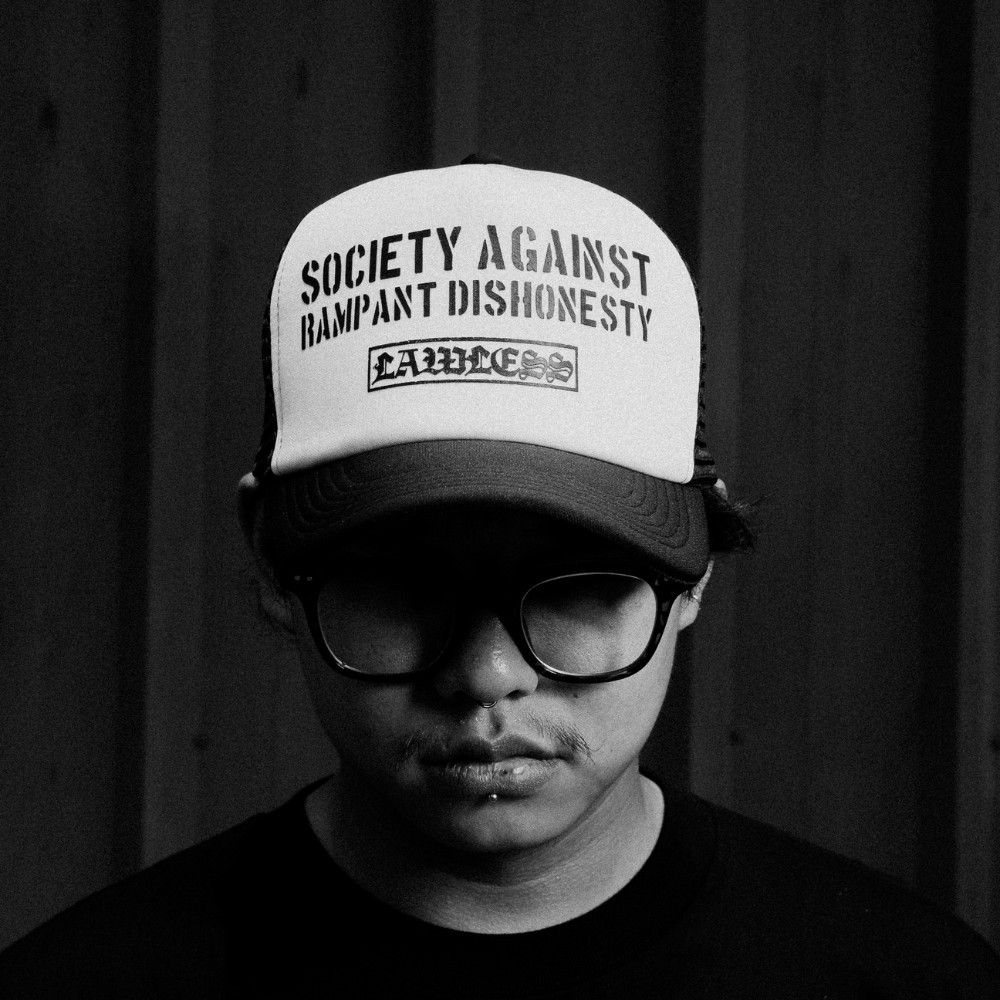 Topi Trucker Lawless Rampant Dishonesty Black White