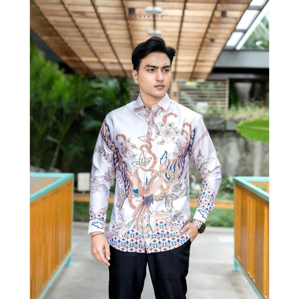 Laskala Batik Premium Tondano Cream Kemeja Batik Pria Slimfit Lengan Panjang