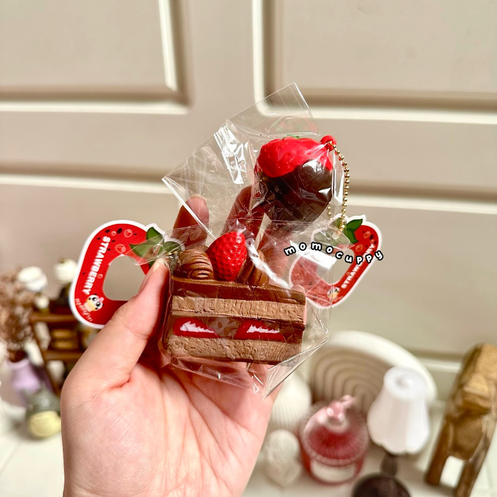 MOMOCUPPY mini strawberry choco dipping shortcake squishy kue by squishyfun