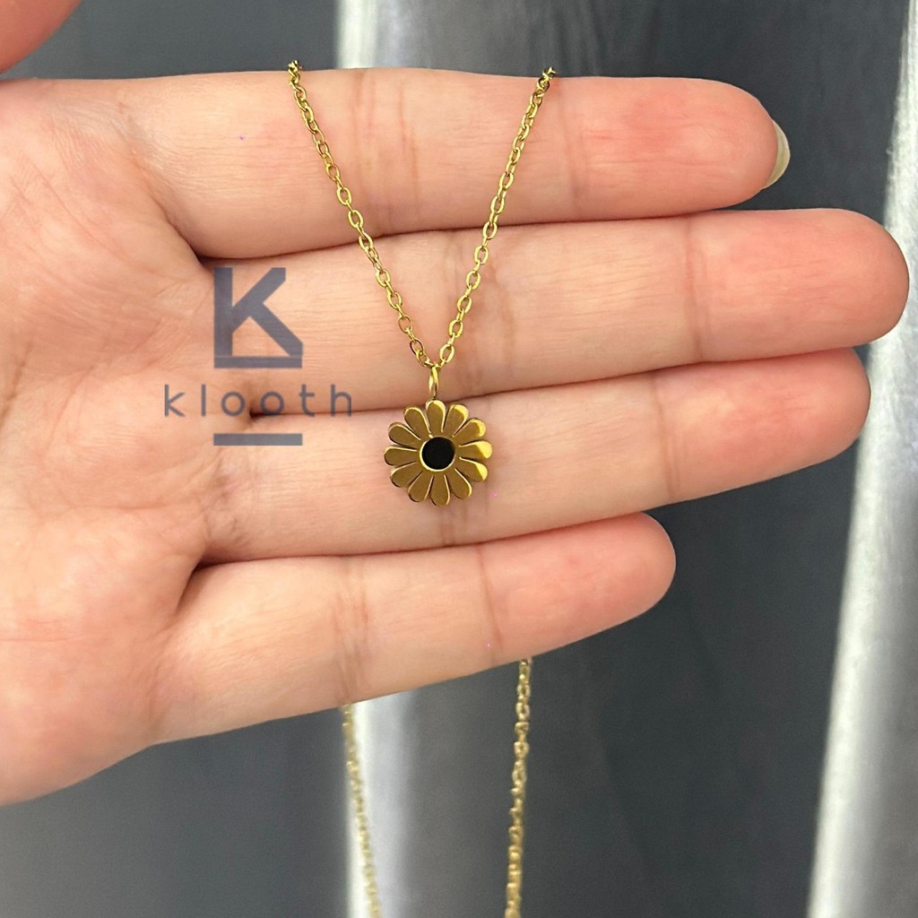 KLOOTH.ID - Kalung Titanium Wanita Bunga Daisy Hitam Elegan