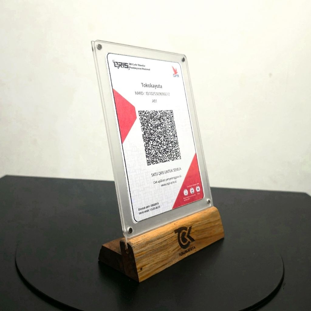 

Stand Qris Magnet Akrilik dan Kayu Jati Premium - A6 - Free Cetakan Qris dan Ukiran Logo