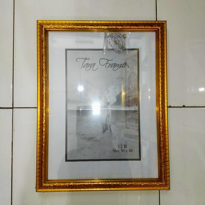 Bingkai Foto Ukir 12R Frame Foto Ukir 12R - Emas