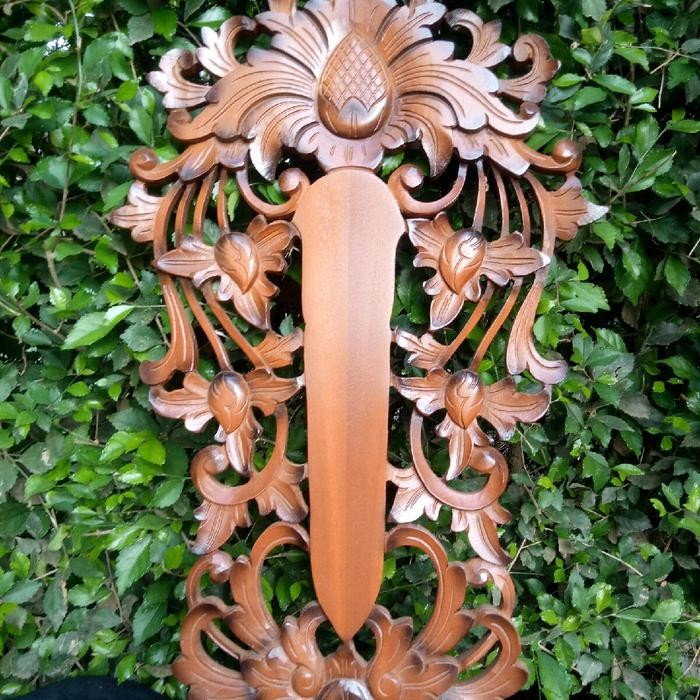 Blawong keris, hiasan dinding, tempat keris