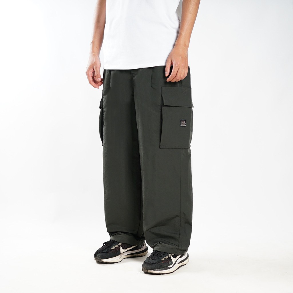 Gigg - Ender - Nilon Loose Fit Hijau Wide Leg Pants Gombrong Cowok Celana Baggy Oversize Skena Pria