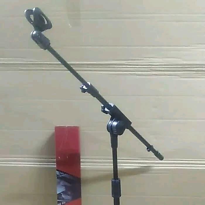 Premium Stand Mic Betavo St-209 / St209 Professional Mic Stand Kaki Bulat Original