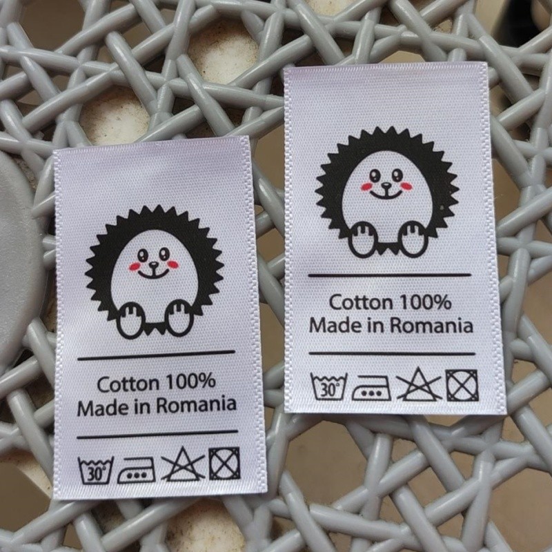 

500PCS Custom two colors print Care Label 3 * 5 cm Made in Romania Satin Washing Labels