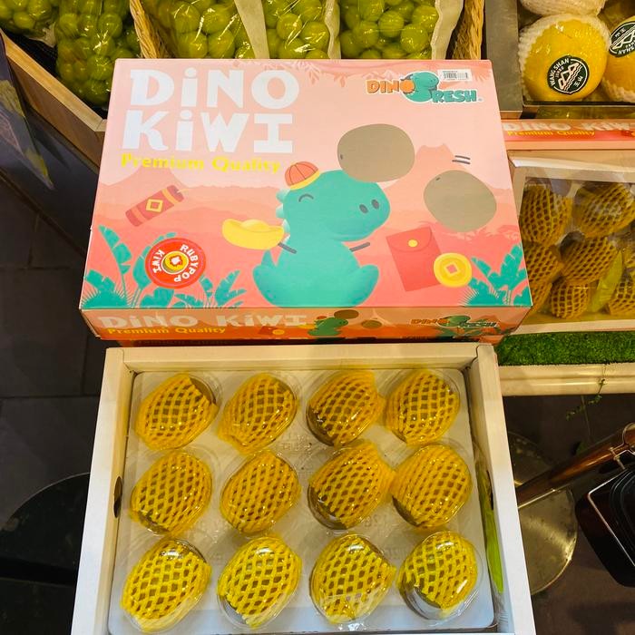 

Kiwi gift box | Dino kiwi premium quality | kiwi rubyhope | hampers imlek kiwi ruby gift box