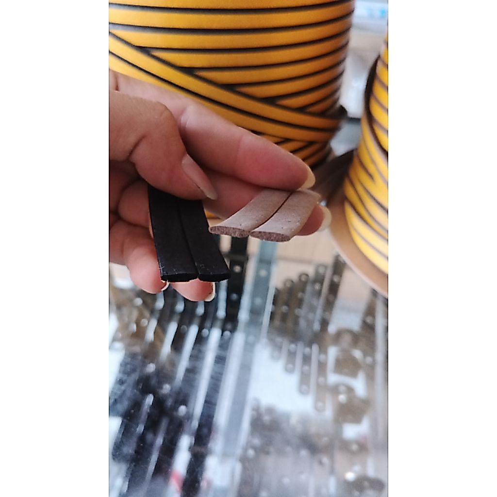 Mohair Karet Tipe I / Rata Door Seal Karet Penutup Celah Samping Pintu