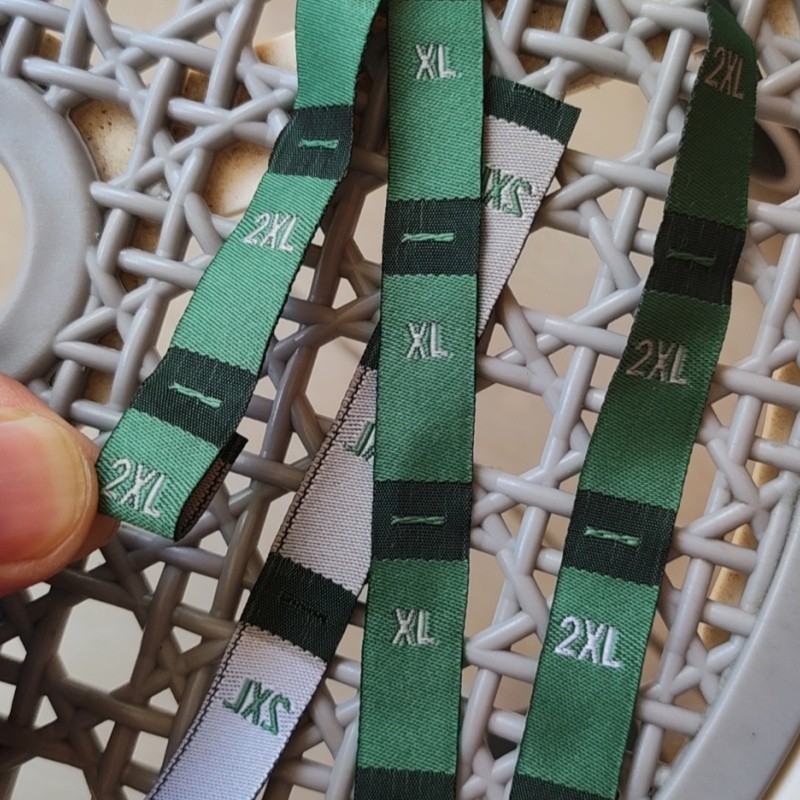 

300pcs Custom your sizes Green Size Label Personalised Woven Cloth Labels
