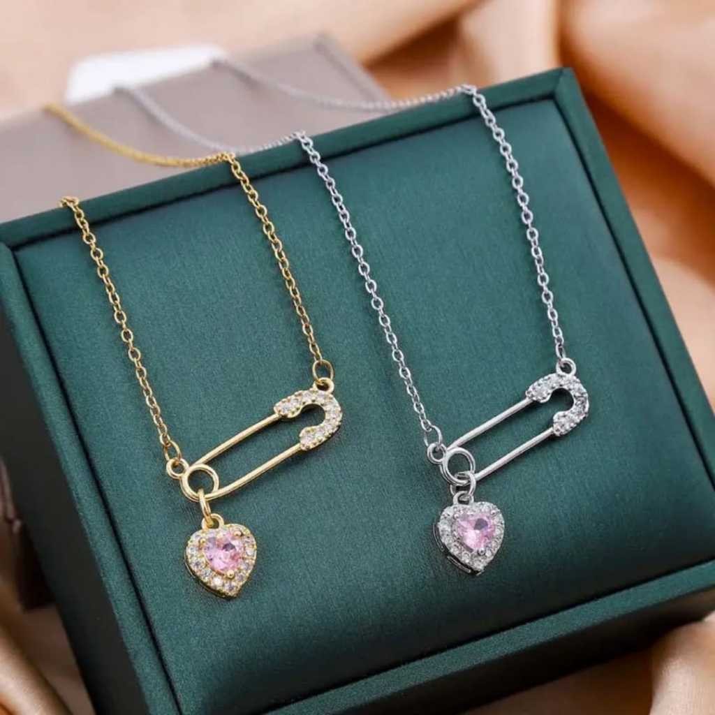 Kalung Safety Pin Heart Pendant Titanium Elegan Anti Karat