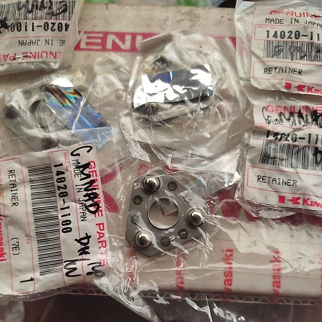 pelor segitiga kopling retainer kopling Kawasaki Kaze , zx130, edge, atlete original 14020-110