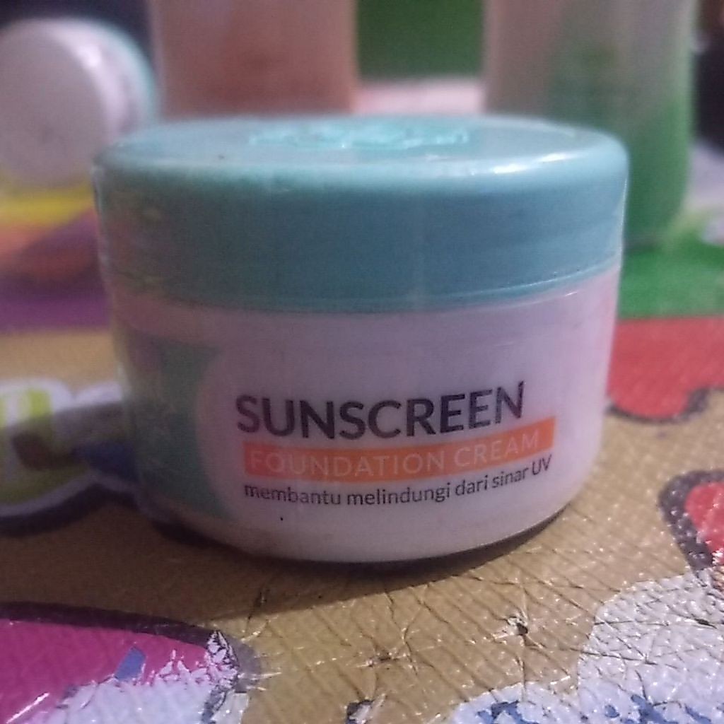 Krim Tabir Surya Viva dengan Filter UV dan Pelembab
