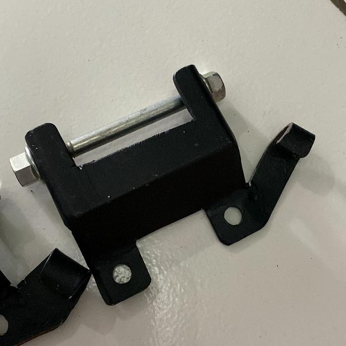 Engsel Jok Vespa Lx S Lxv Bracket Jok Vespa Lx S Lxv Besi Jok Vespa Lx