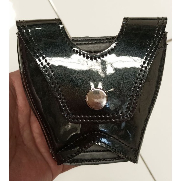 tempat borgol engkel. sarung borgol tangan