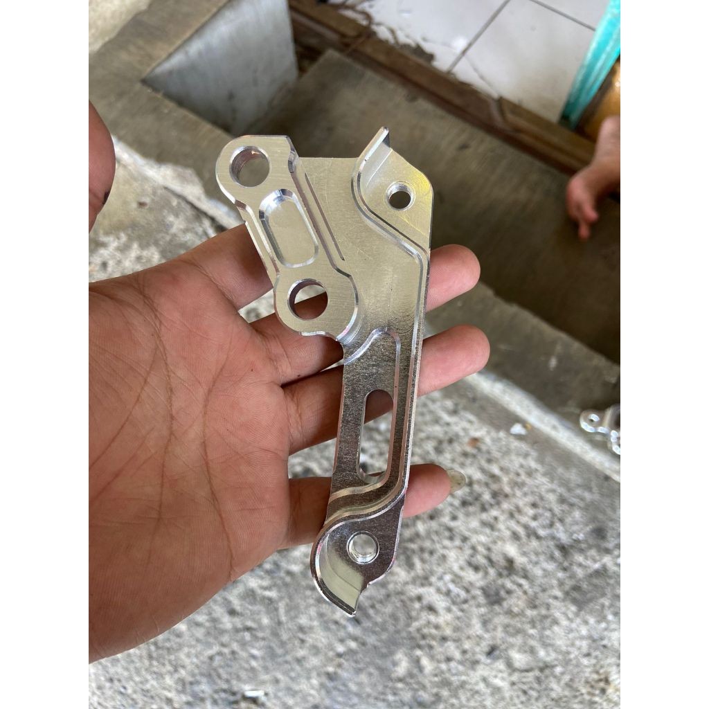 Breket kaliper 4P Honda Revo Absolute Supra Helm-In disk 260 260mm