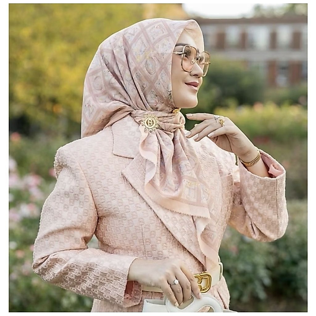 Buttonscarves preloved Autograph charmer