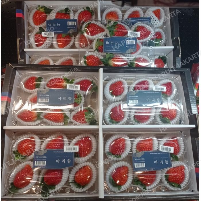 

Strawberry Korea Super Jumbo manis 300 gr / pack