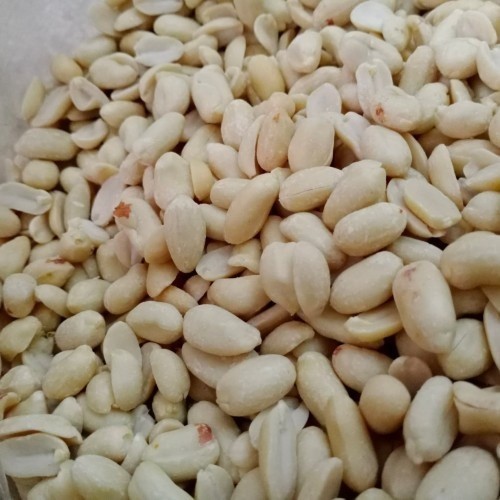 1 Kg Kacang Kupas/ Kacang Tanah Mentah/ Kacang Tanah Kupas Super Ukuran Besar