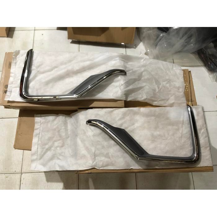 Garnish Bumper Moulding Bumper Depan CRV TURBO FACELIFT Original - KANAN