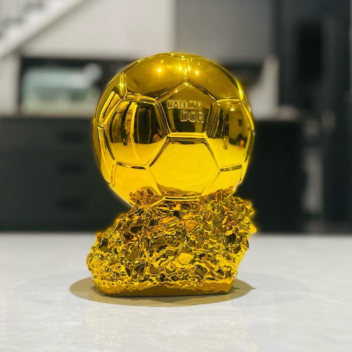 Miniatur Replika Trofi Ballon D’Or 25cm Piala Koleksi Penghargaan Hadiah Collection Hobby Ballon Dor