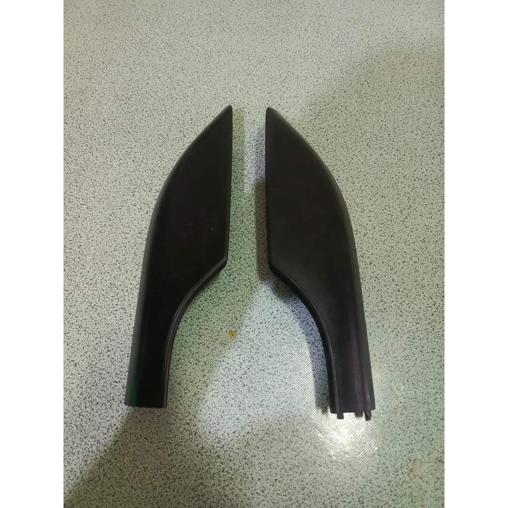 Tutup roof rail toyota fortuner