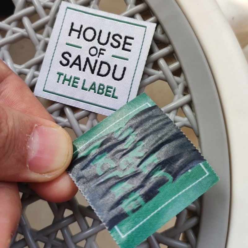 

500PCS Custom Hot Iron Cloth Label 4 * 4 cm Personalised Heat press Square Garment Labels