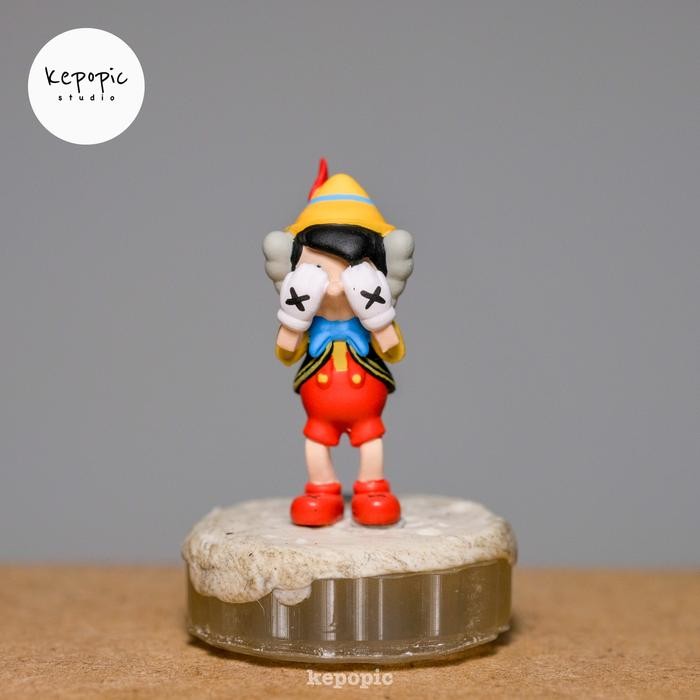 IGS99 Figure KAWS pinokio skala 1/64 custom miniature KS77 - Pinokio