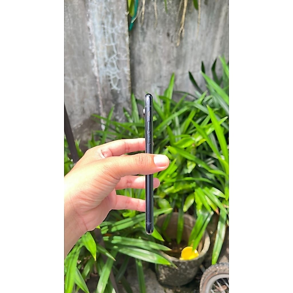 IPHONE XR 64 GB BLACK KEMENPERIN