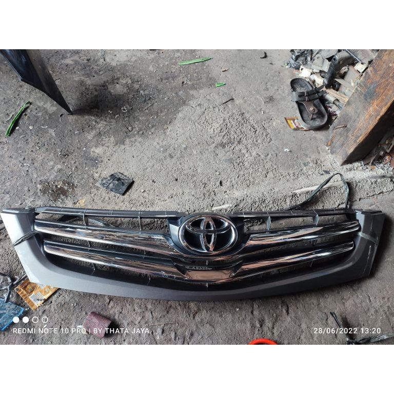 Upgrade Grill grille radiator innova 2010 2011 original