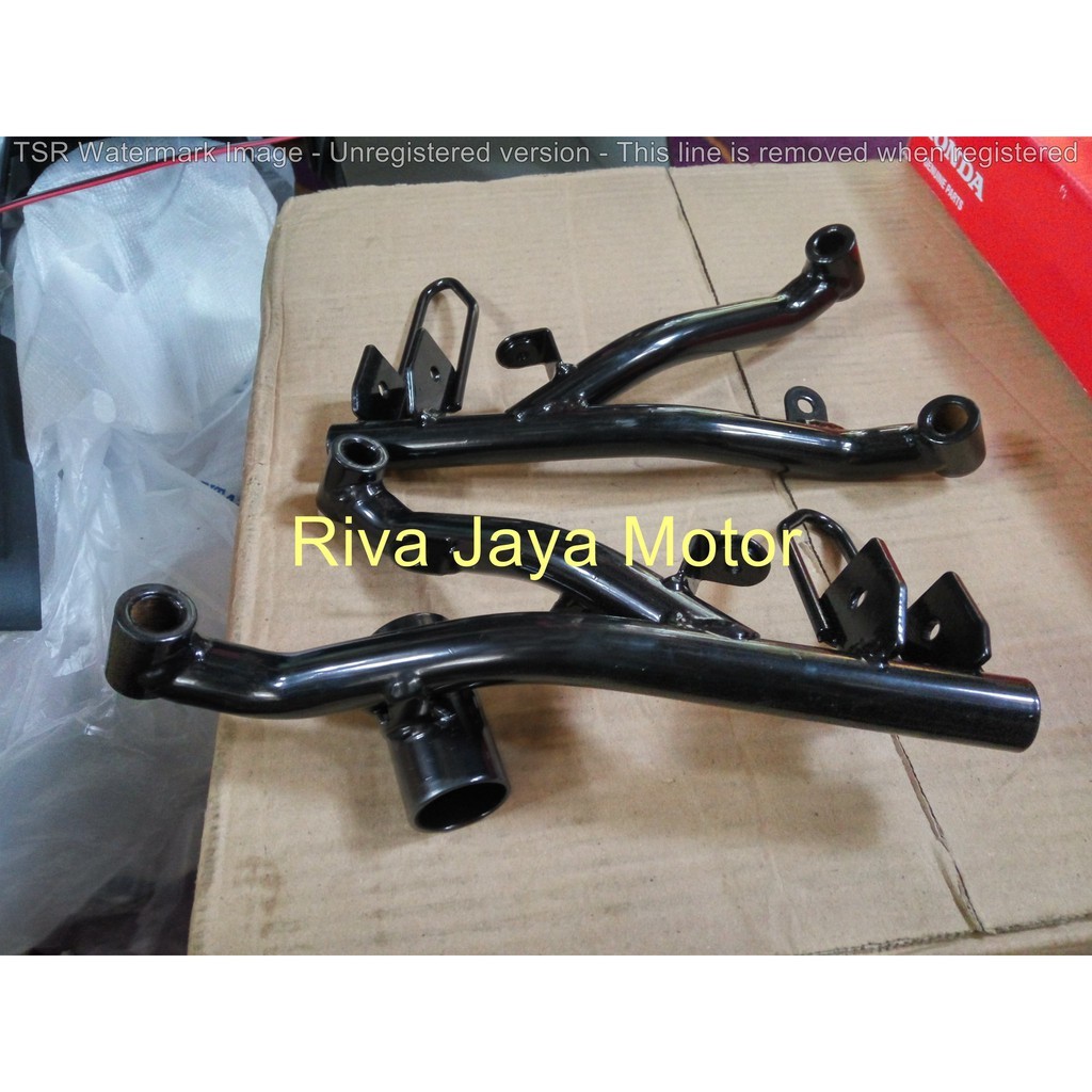 DUDUKAN STEP BELAKANG VARIO LAMA 110 CW KARBU FOOTSTEP