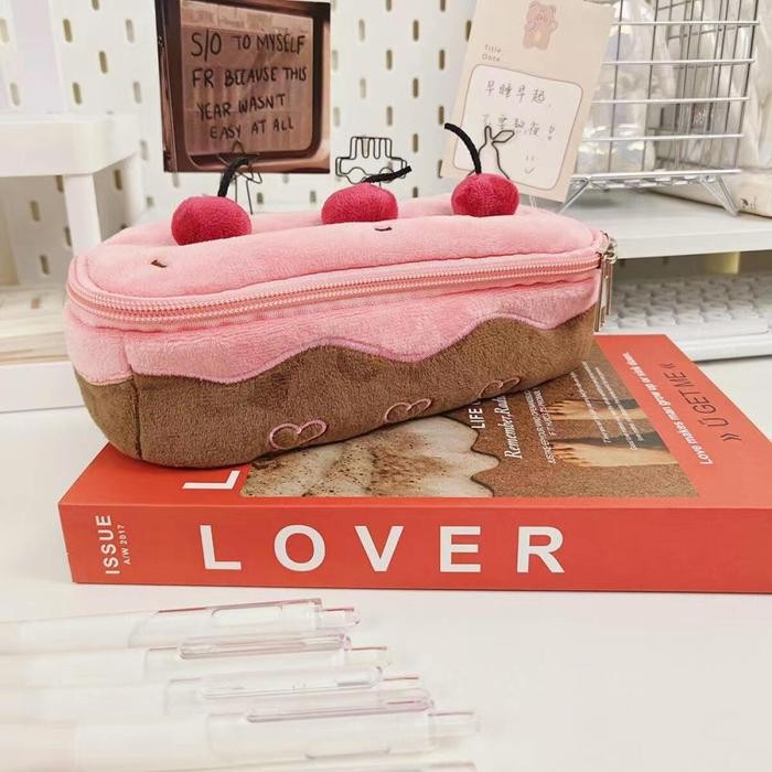 

Cherry Cake Pencil Case Ins Cake Pen Tas Lucu Pink Kawaii Untuk Gadis Stationery Sekolah Alat Tulis Bahan Polyester Ukuran 21x8x6cm Gaya Korea Paper Pensil - PINK
