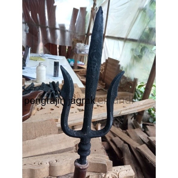 tombak trisula antik tebal langka unik antik sepuh stw bkn tua majapah murah seindonesia