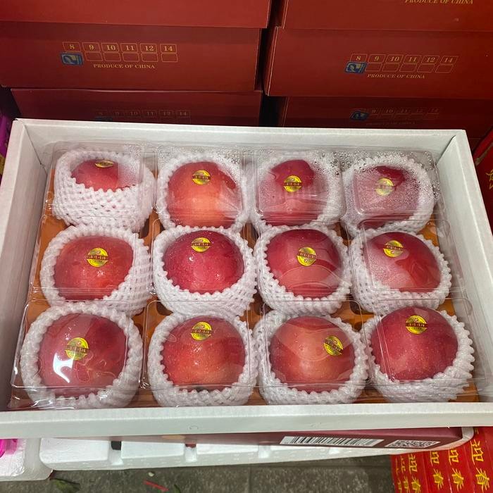 

hampers imlek Apel fuji gift box special imlek isi 12 s