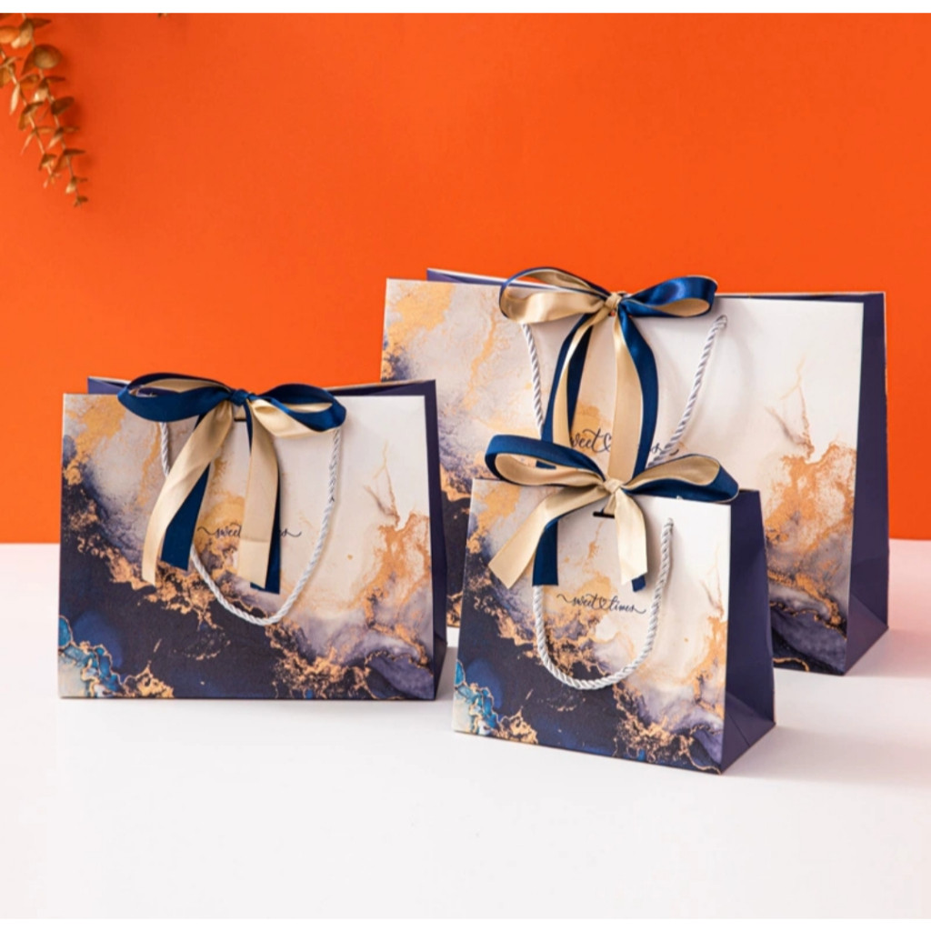 

TAS GOODIE BAG GIFT BAG BIRU UNGU MARBLE PREMIUM TAS SOUVENIR HAMPERS LEBARAN NATAL ANNIVERSARY