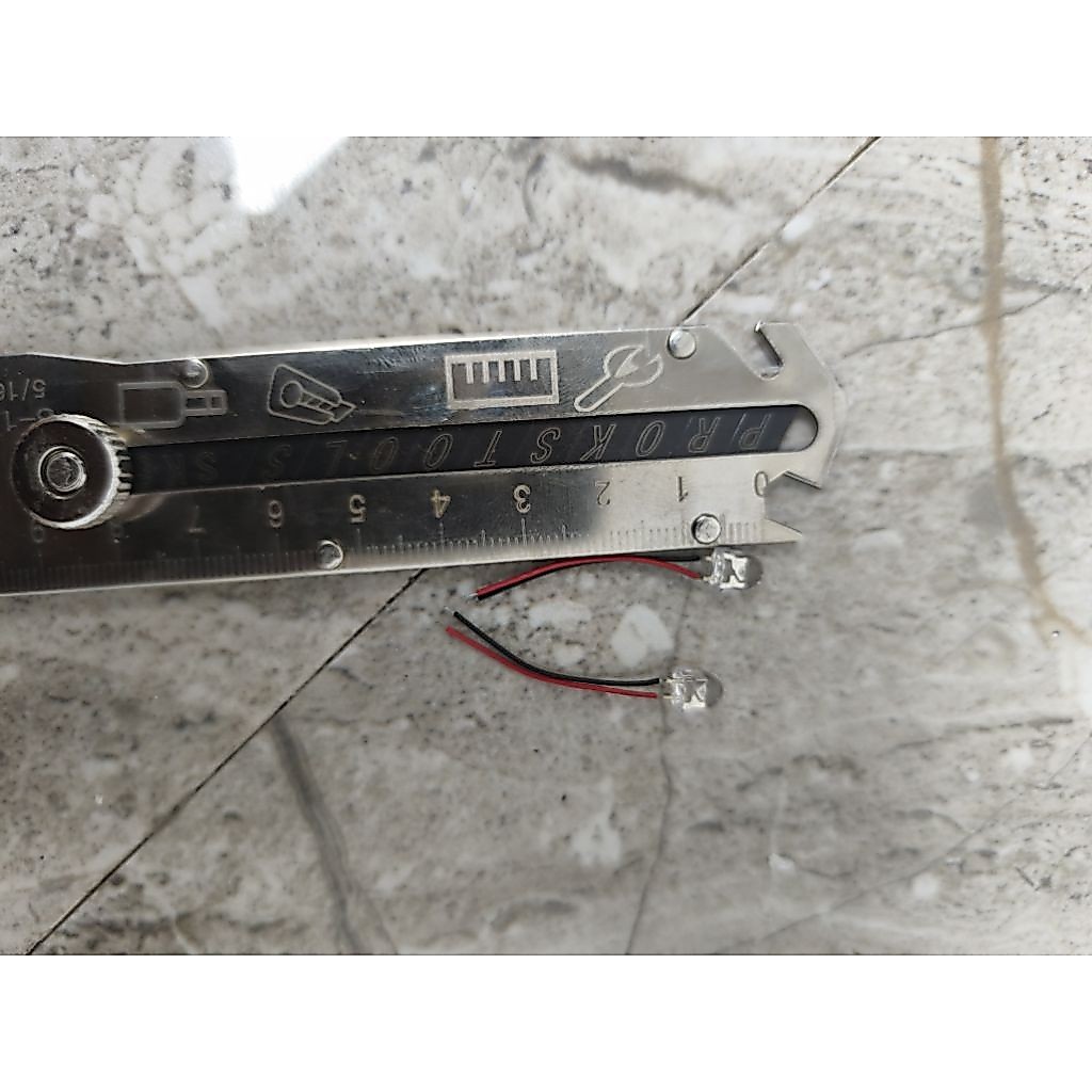 lampu LED kecil putih plus kabel
