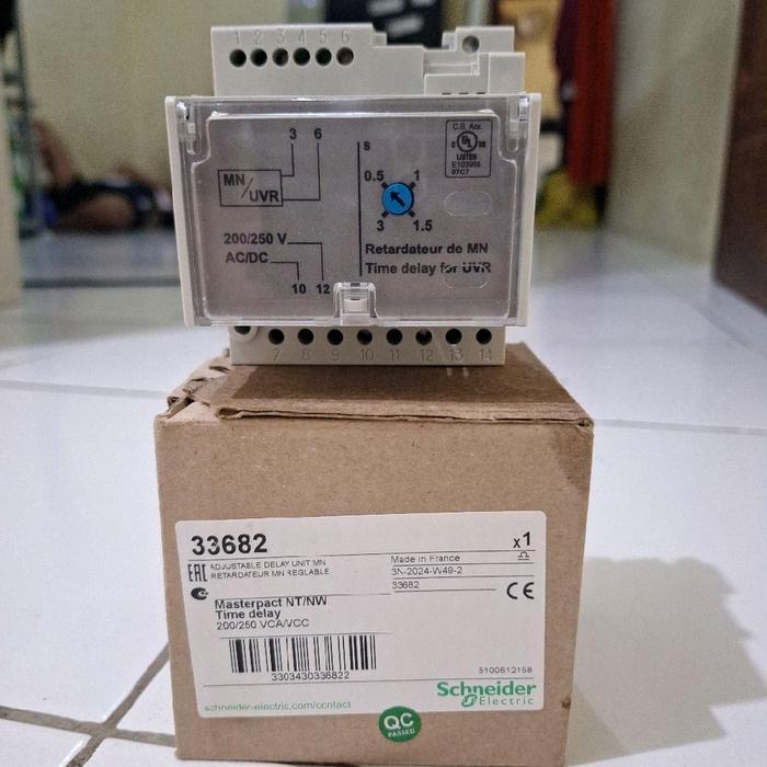 MN DELAY UNIT 33682 MN/UVR SCHNEIDER ORIGINAL NEW