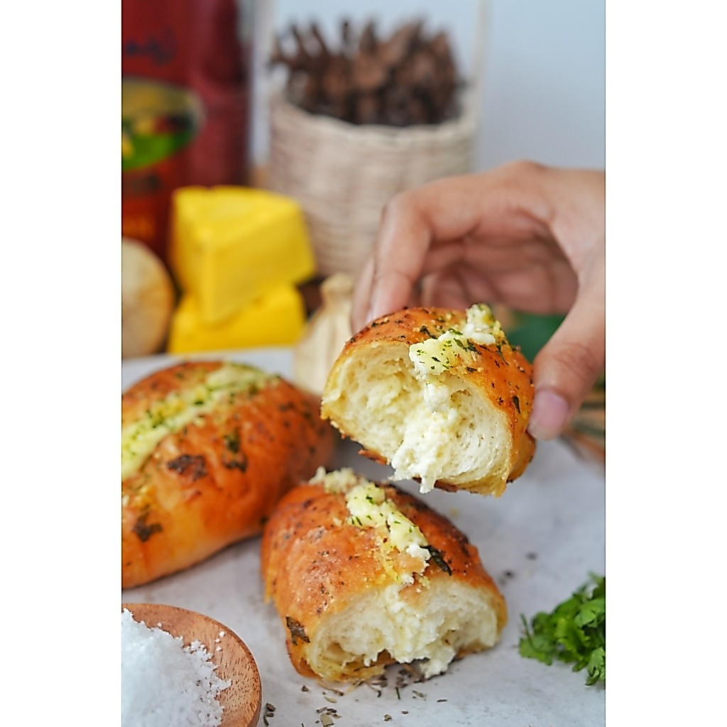 Salt Bread Garlic Cheese by Orilla Bakery - Menggunakan Wijsman Butter