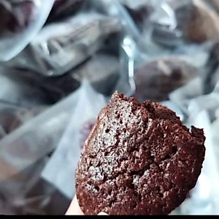 BrowniesQ brownies oleh-oleh khas Salatiga 1paket isi 50pcs