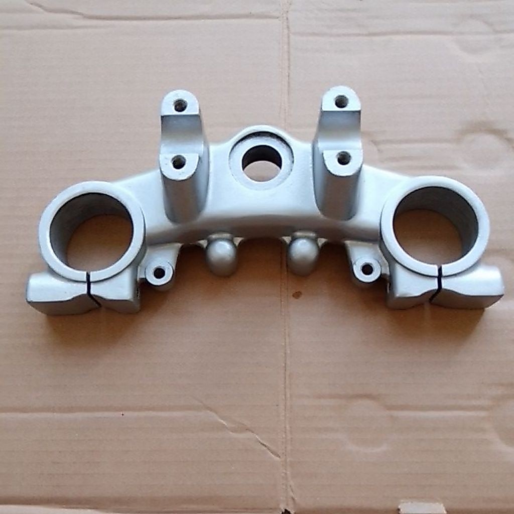 segitiga T atas VIAR CROSS X 150 original USD 48 kondisi utuh siap pakai diameter as antara 4,8 4,9 