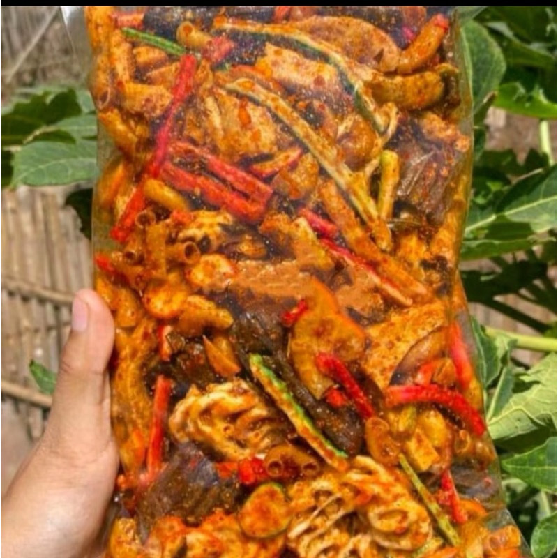 

seblak campur pedas daun jerukk mix basreng,kurupuk rafael kurupuk jaat,kemplang kururpuk jengkol,makaroni,cimol kering