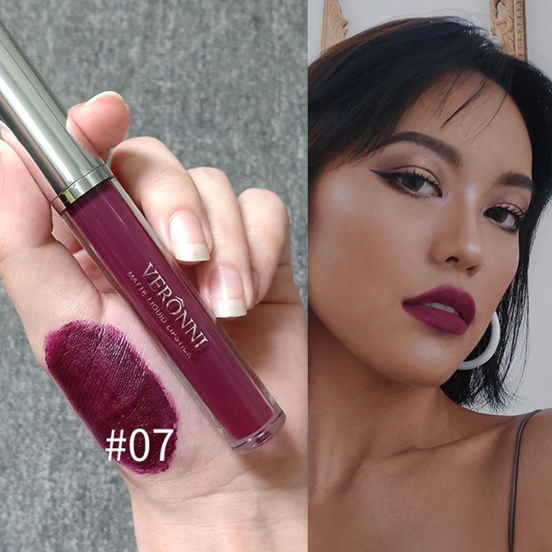 Lipstik berwarna plum berry, lipstik ungu, lipstick matte, gaya Eropa dan Amerika