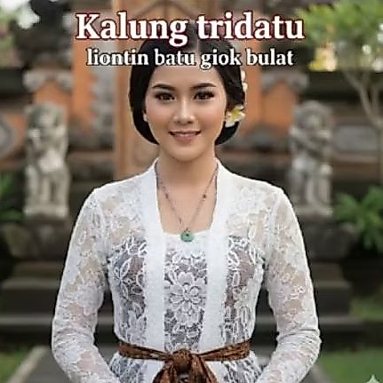 kalung tali tridatu bandul batu giok bulat