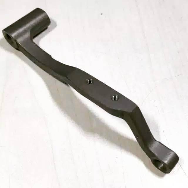 . dudukan gigi mesin jahit typikal  /' Alat jahit /'  /' toko perlengkapan menjahit /' alat mesin ja