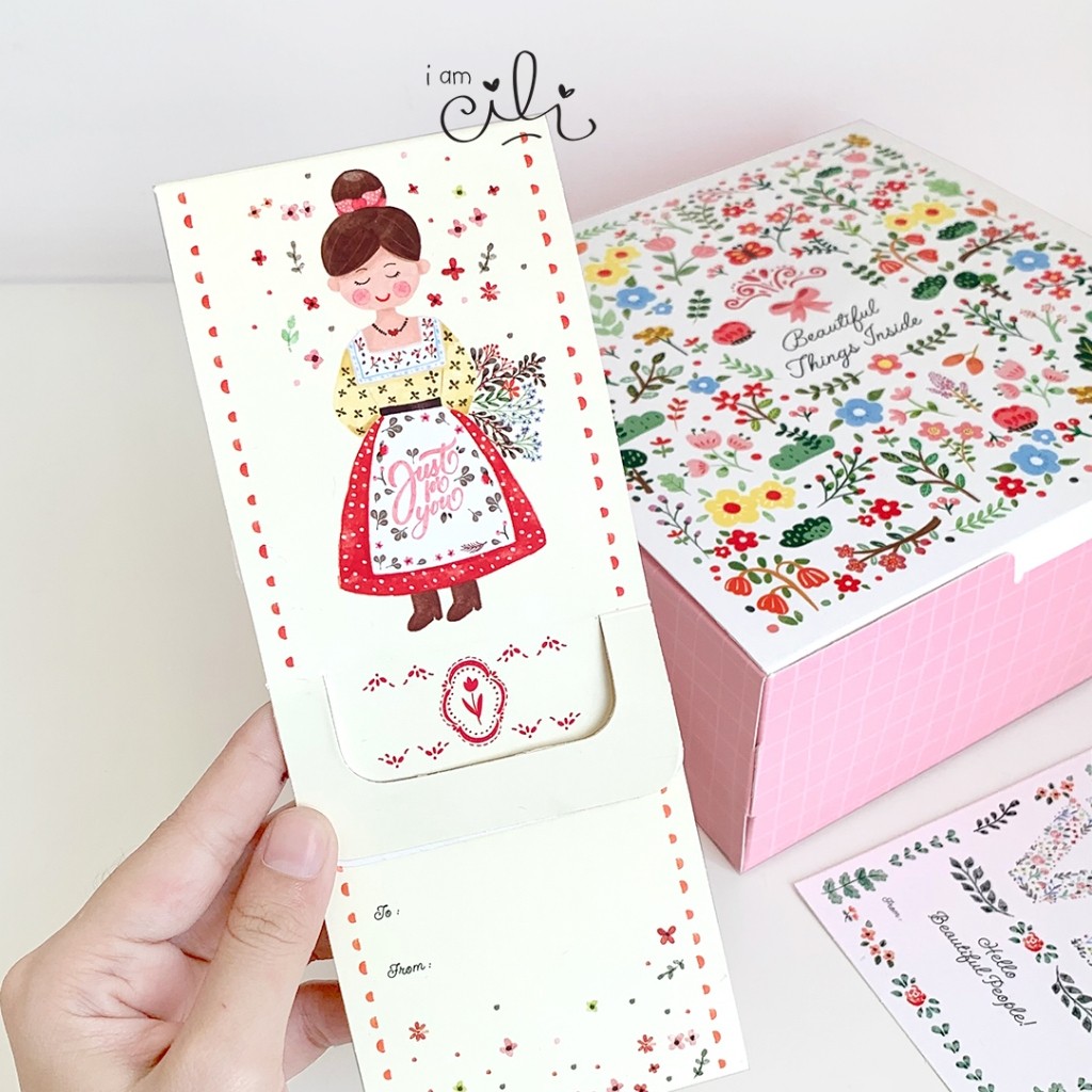 

(BOX 20 x 20 x 8 cm) kotak kue bolu lapis legit motif bunga cantik (isi 10)